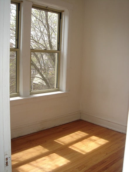 Building Photo - 3536 W Cullom Ave
