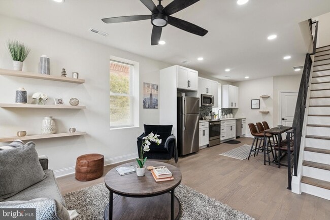 Building Photo - 1215 S 23rd St