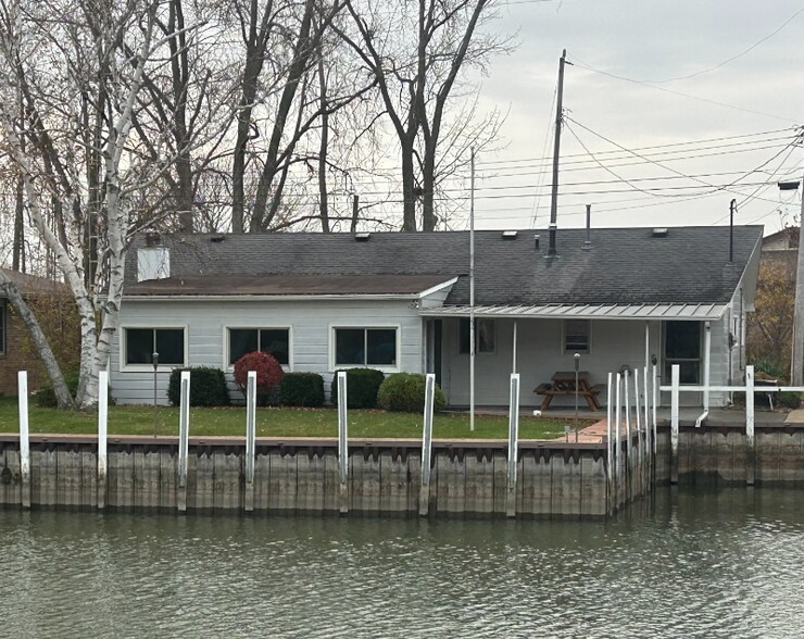 Building Photo - 5693 E Eagle Dr