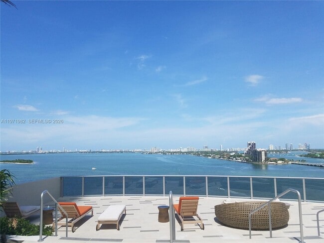 Building Photo - 488 NE 18th St