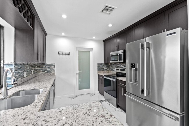 Building Photo - 730 SW 95 Terrace