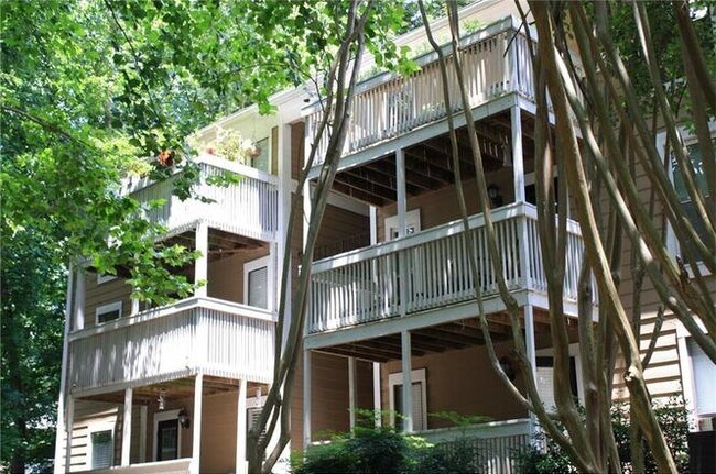 Building Photo - 1318 Summit North Dr NE