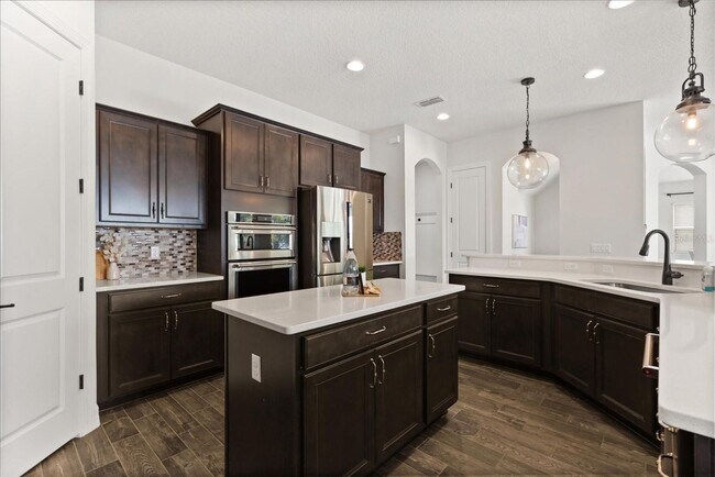 Building Photo - Ruby Lake