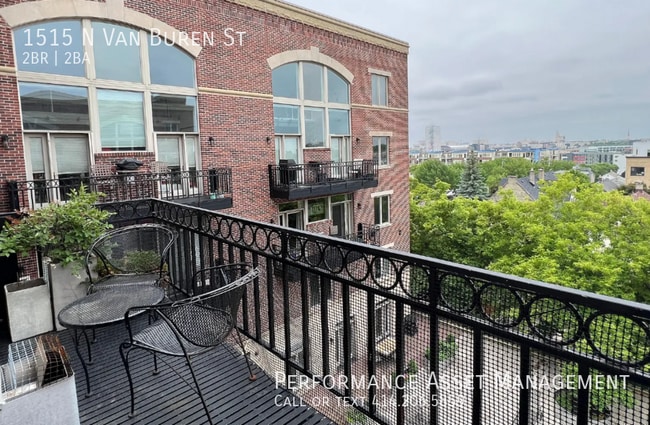Building Photo - 1515 N Van Buren St