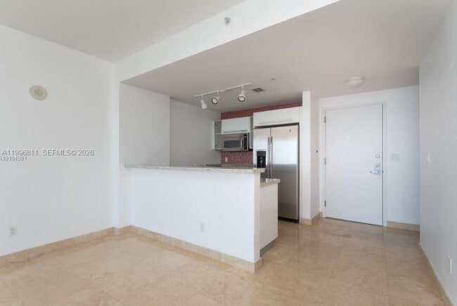 Building Photo - 601 NE 36th St