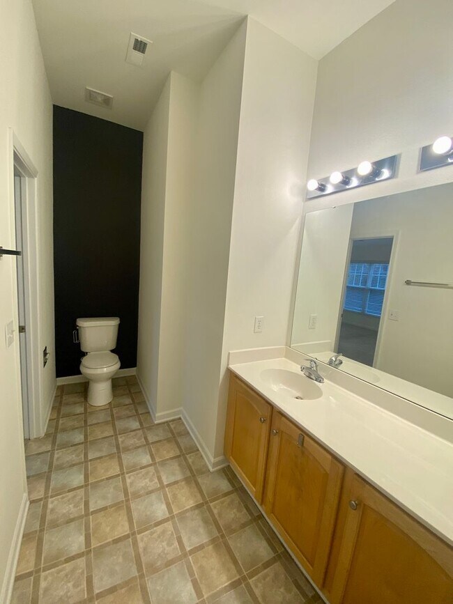Building Photo - 3BR/2.5BA Townhouse in Ballantyne