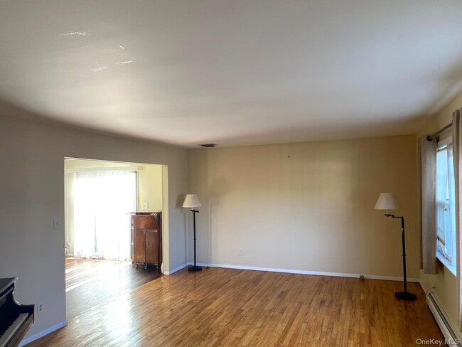 Building Photo - 100 Kings Ave