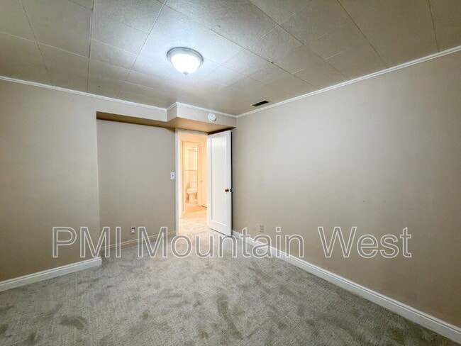 Building Photo - 282 E 650 N