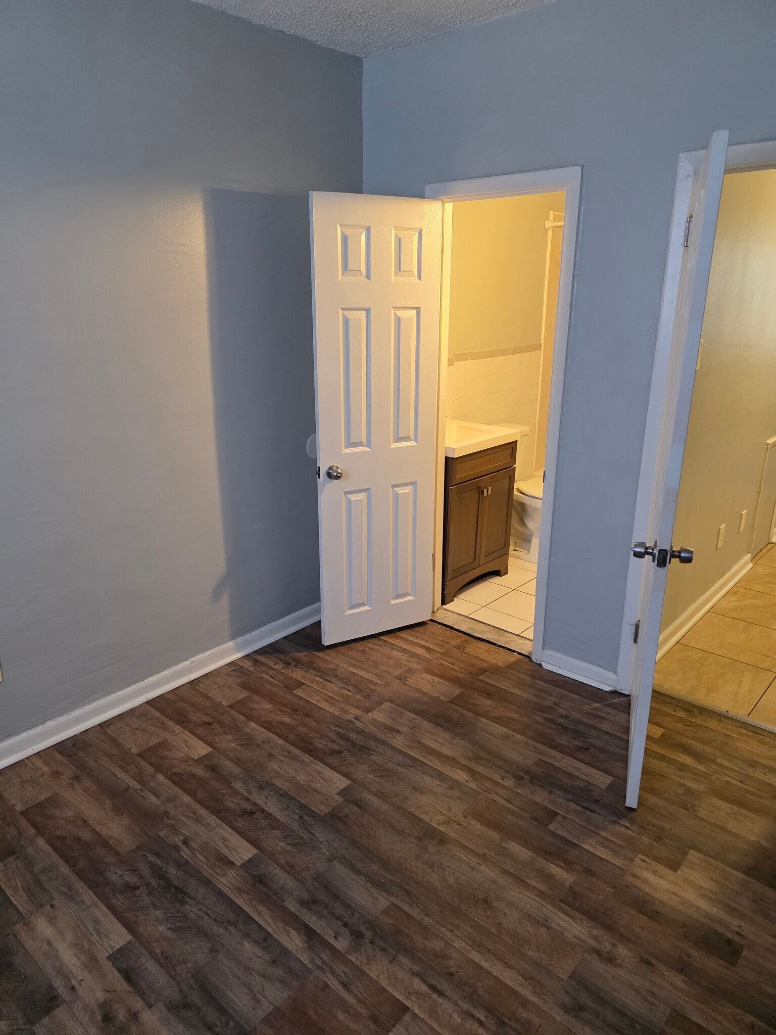 Building Photo - 404 N Daggett St