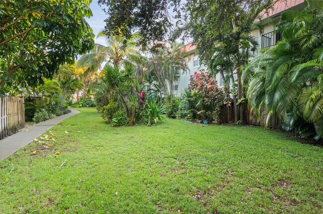 Building Photo - 811 W Oakland Park Blvd