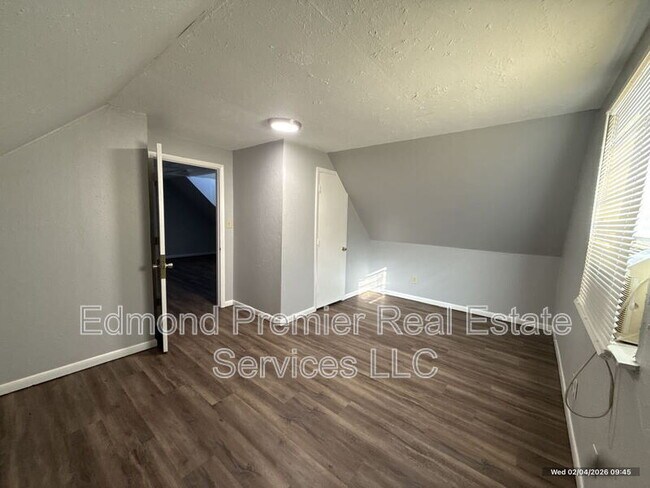 Building Photo - 629 Reynolds Rd