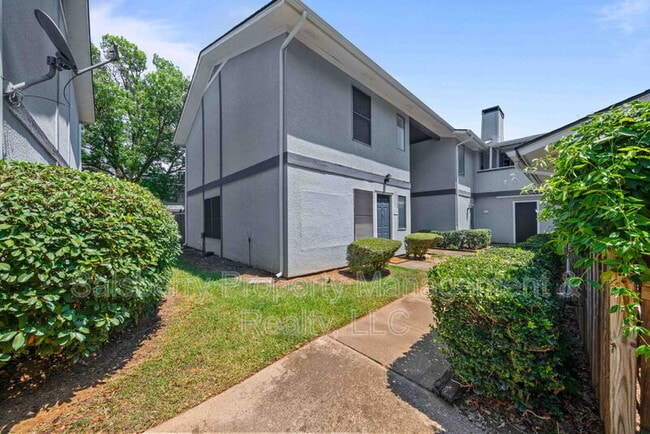 Building Photo - 634 Ridgeline Dr
