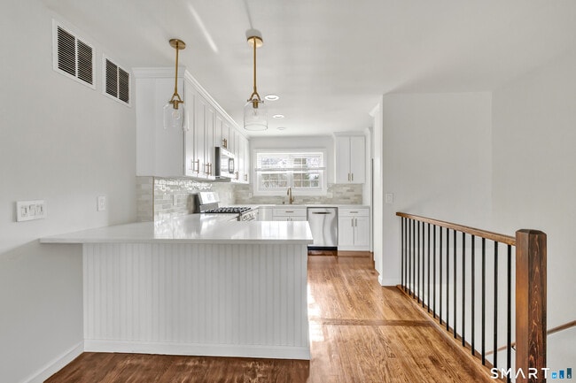 Building Photo - 245 Unquowa Rd