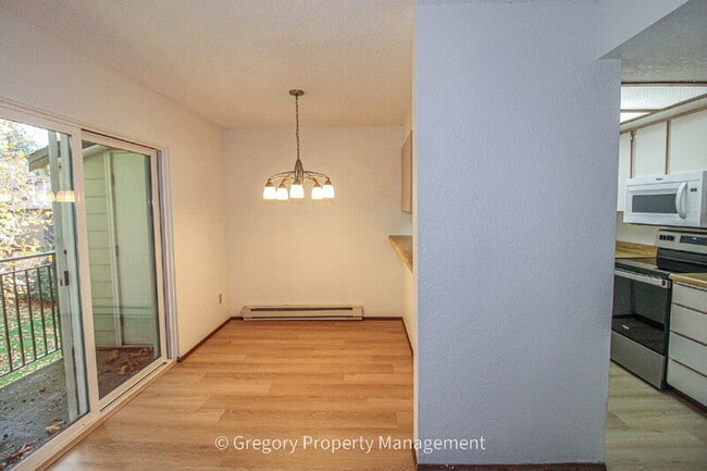 Building Photo - 12621 NE 130th Way