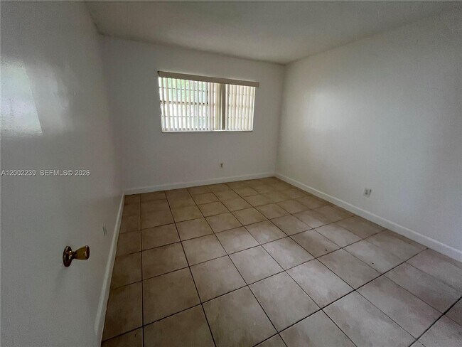 Building Photo - 8650 SW 109th Ave