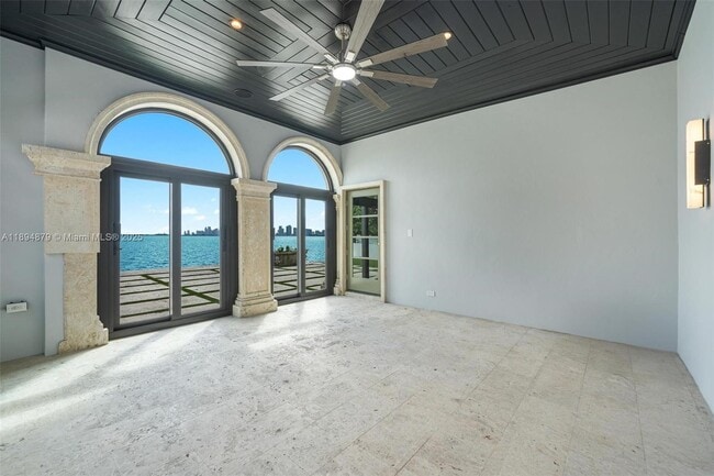 Building Photo - 1331 Bay Terrace