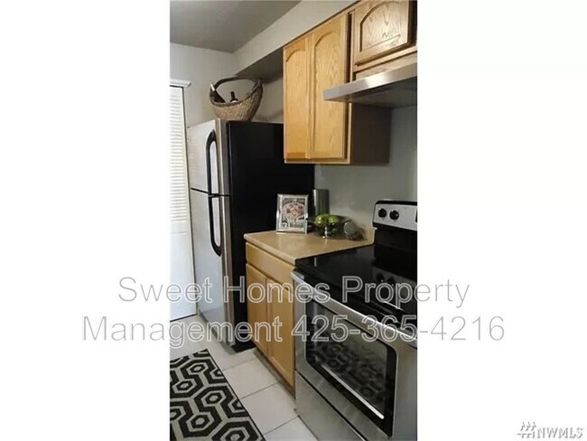 Building Photo - 12219 Bel-Red Road D102