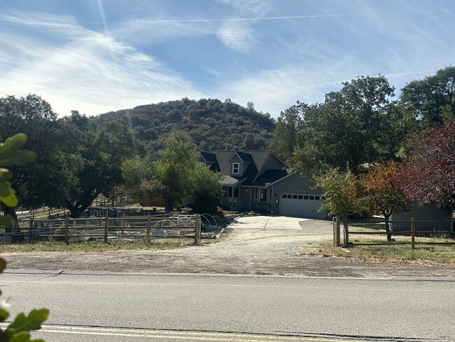 Building Photo - 25908 Bear Valley Rd