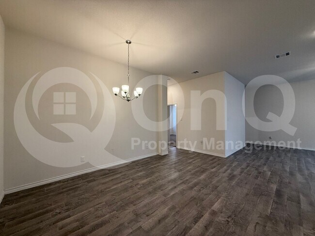 Building Photo - 4124 Ellinger Dr