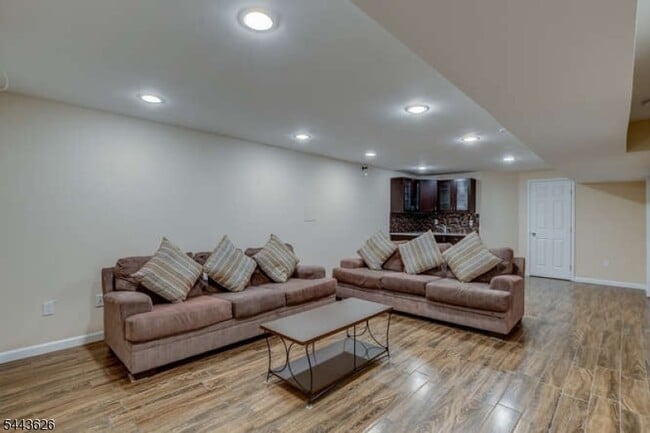 Building Photo - 403 Taggert Dr