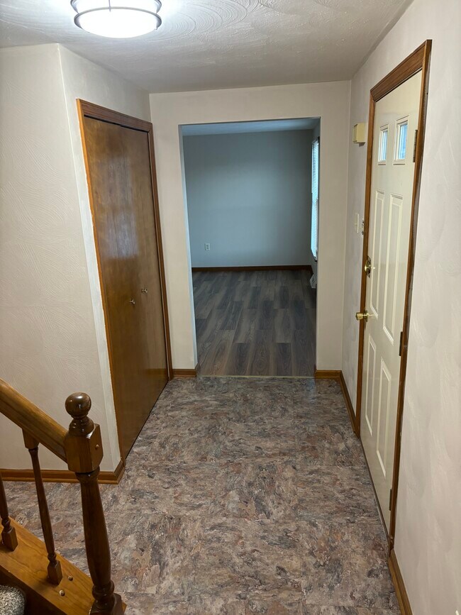 Building Photo - 309 Dogwood Dr