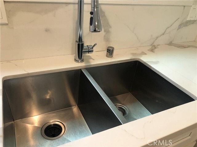 Building Photo - 1866 N Ave 56