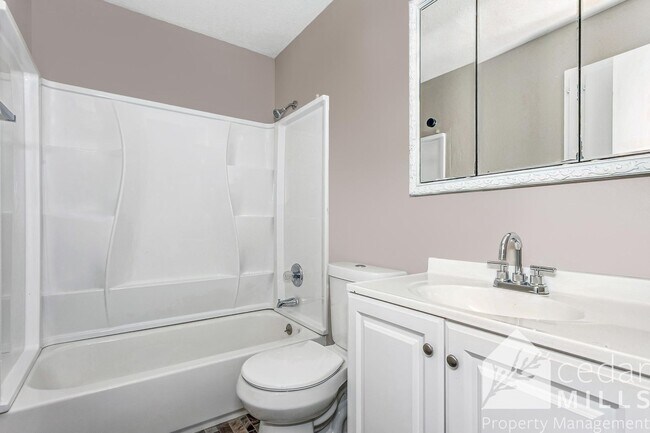 Building Photo - Move-In Ready Ranch with Sun-Drenched Master Suite