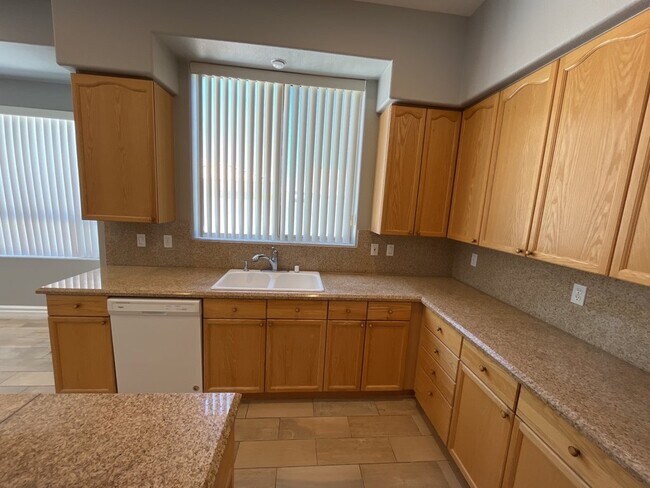 Building Photo - Stunning 2 story, 5-bedroom home in Rhodes Ranch