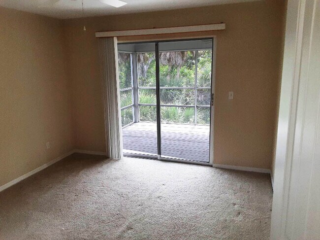 Building Photo - 749 Marthas Ln