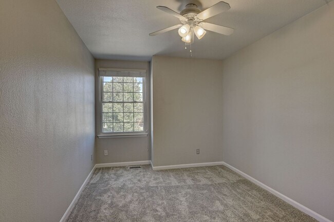 Building Photo - 1625 Flint Ct