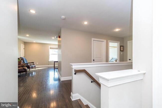 Building Photo - 306 Liam Ln