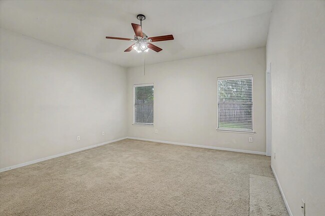 Building Photo - 623 W Newport Bend