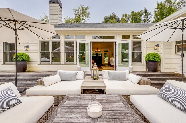 Building Photo - 6256 Dry Creek Rd