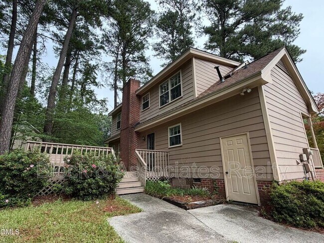 Building Photo - 200 Coachman Dr