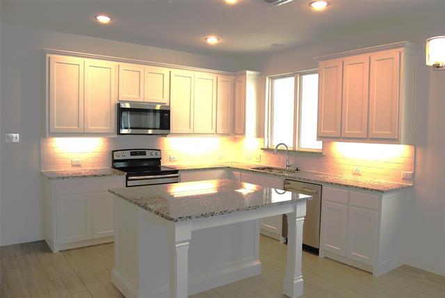 Building Photo - 369 Oakbend Dr