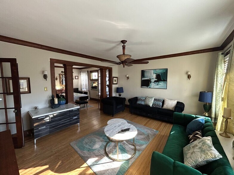 Building Photo - 84 Crawford St