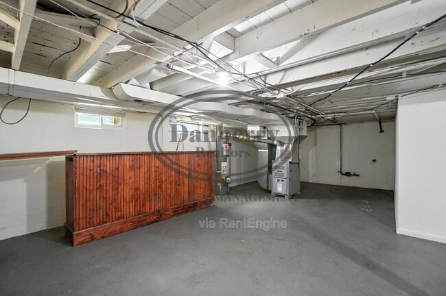 Building Photo - 822 Searles Rd