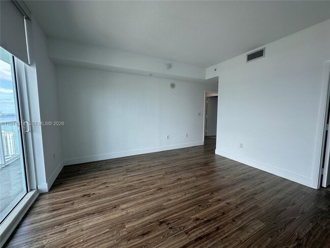 Building Photo - 1900 N Bayshore Dr