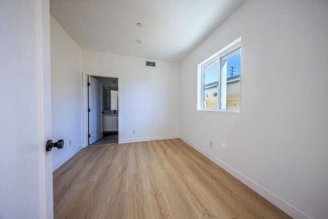 Building Photo - 1954 Purdue Ave