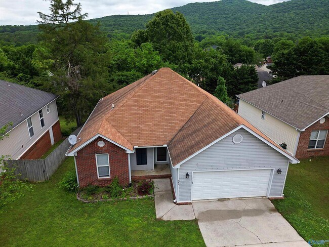 Primary Photo - 183 Hollington Dr NE