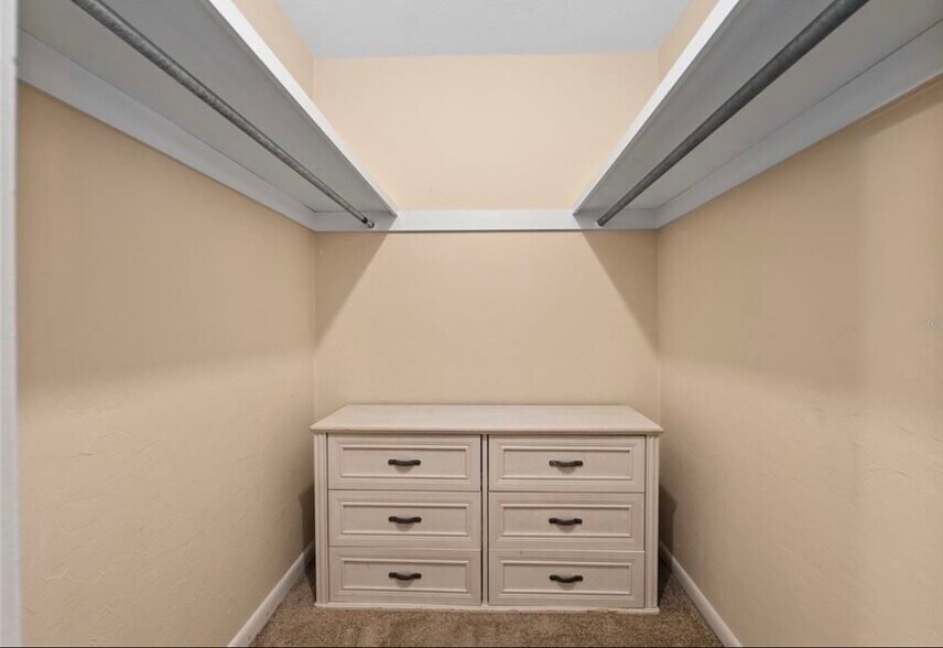 Building Photo - 401 NW 39th Rd