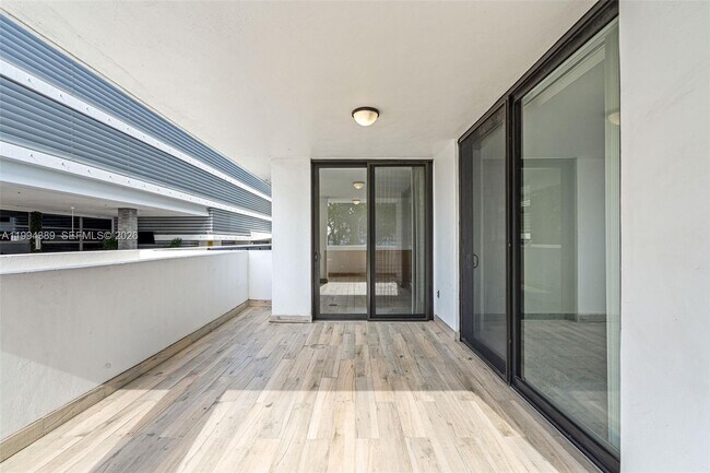 Building Photo - 5845 Collins Ave