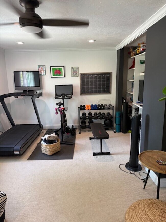 Building Photo - Stunning 5-Bed. 2.5 bath Home in the Heart of Pleasanton Meadows, Community Pool