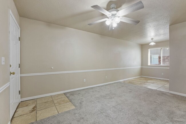 Building Photo - 2 Bed 1 Bath GROUND FLOOR Condo in Rexburg...