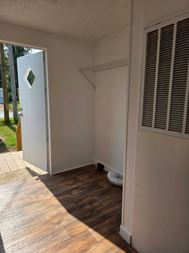 Building Photo - 3135 Calloway Dr