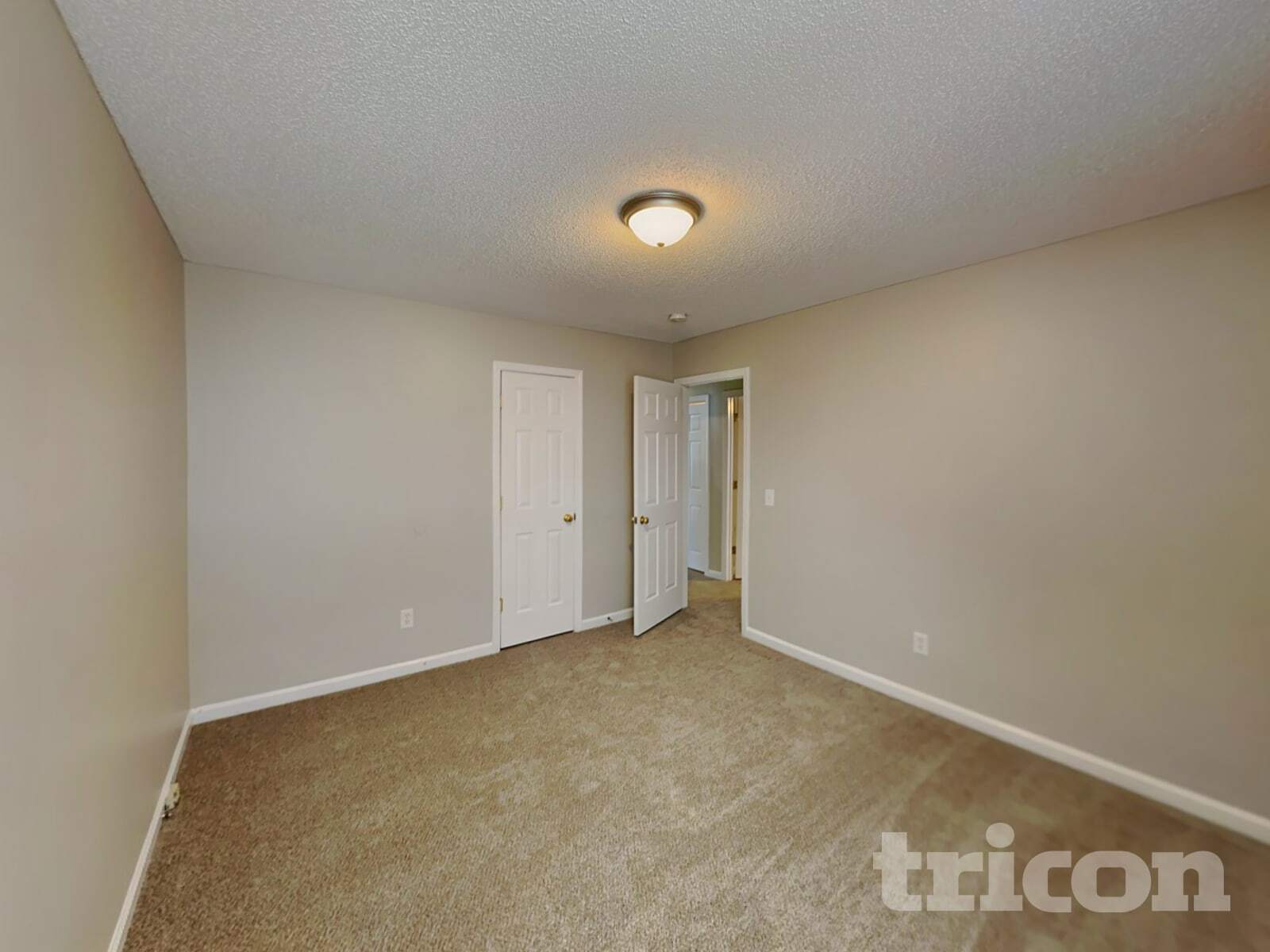 Building Photo - 337 White Gables Dr