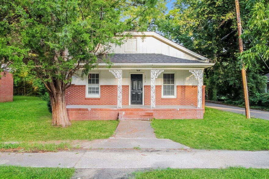 Building Photo - 1213 Campbell St