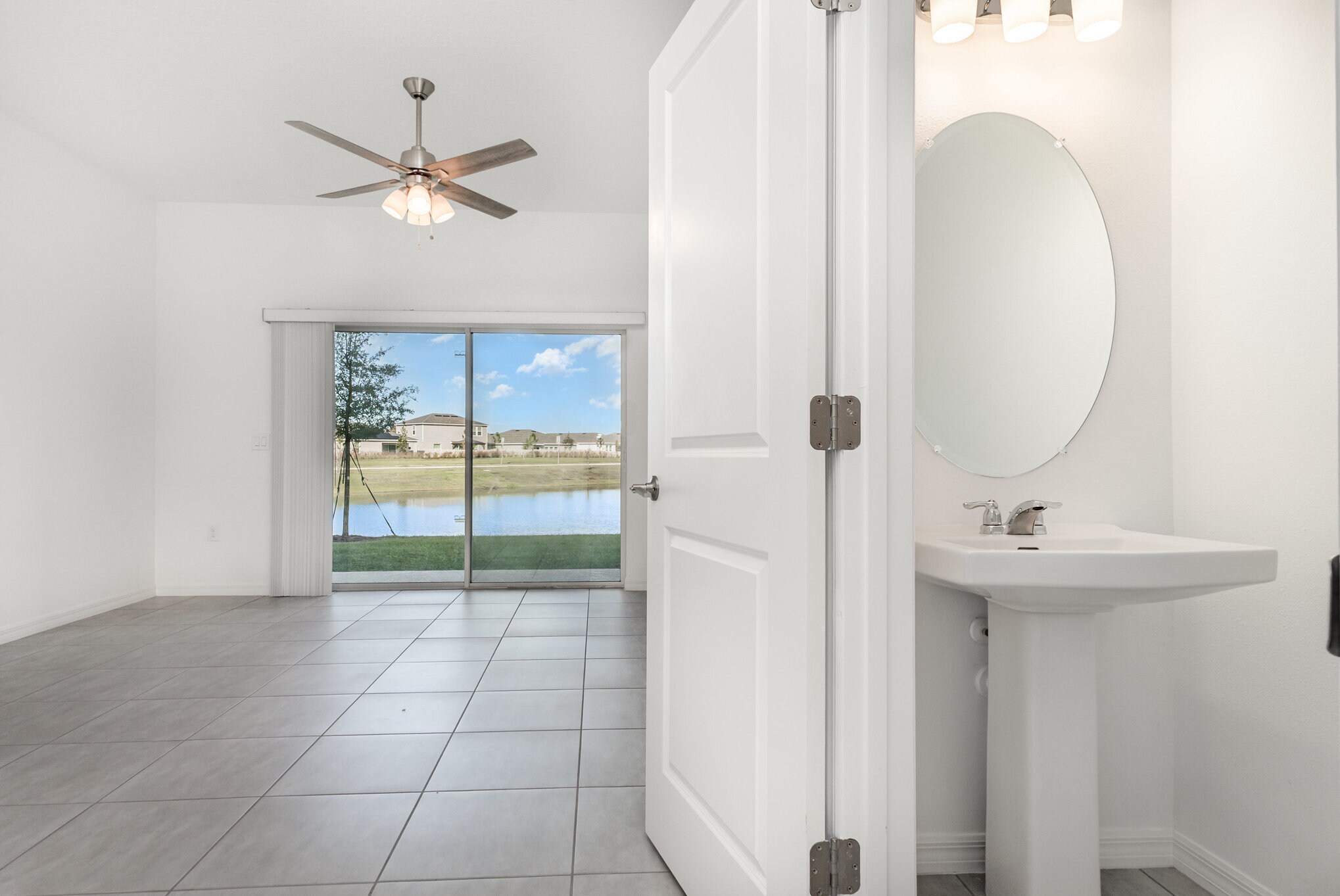 Building Photo - 2037 Viewfinder St