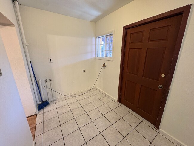 Building Photo - Classic Denver Home: 3 Beds, Updated Kitchen, Private Yard, Parking