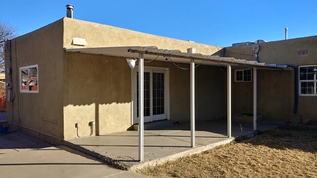 Building Photo - Delightful 3 Bedroom, 1 Bathroom Home in t...